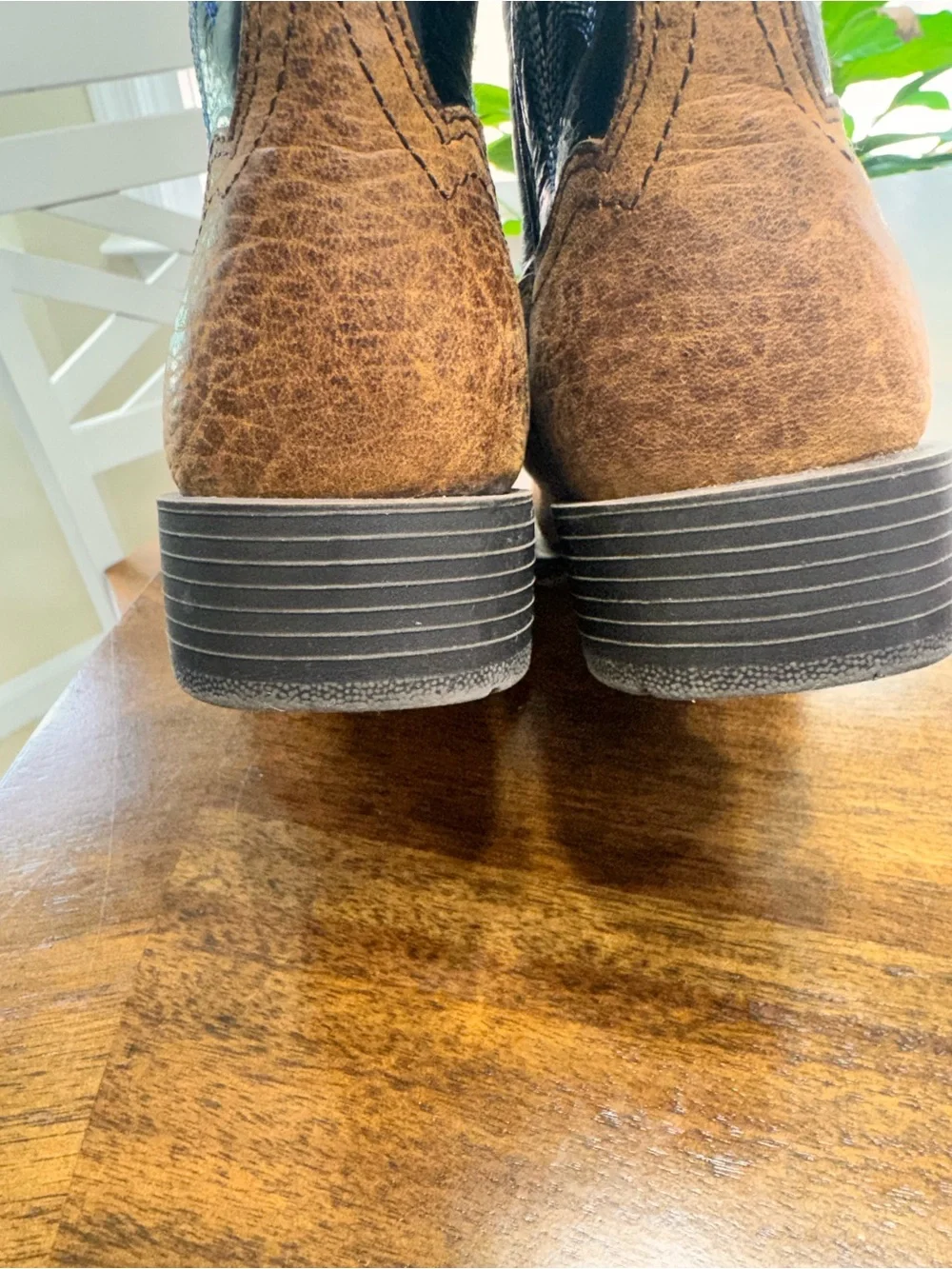 Ariat Tombstone Wide Square Toe Western Boot. Size boys or girls 8.5
